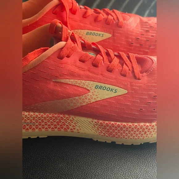 Brooks Women's Hyperion Tempo Size 9.5 Medium - Picture 4 of 10